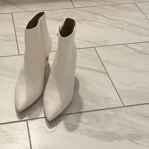 NWOT White Heeled Ankle Madden Girl Boots
